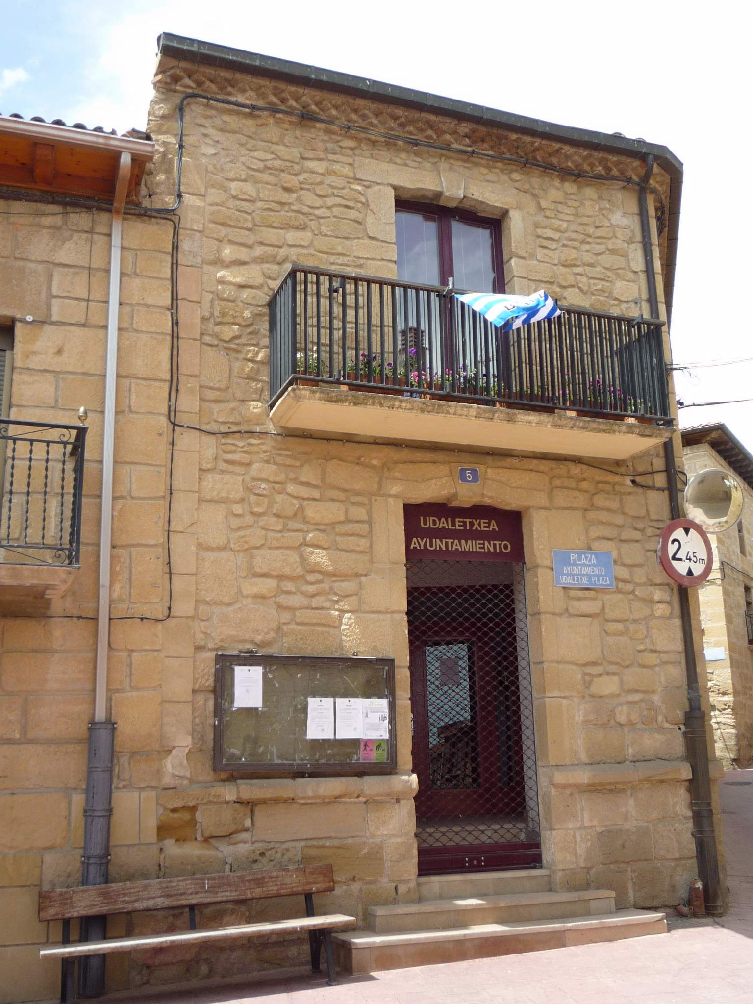 town hall of Baños de Ebro
