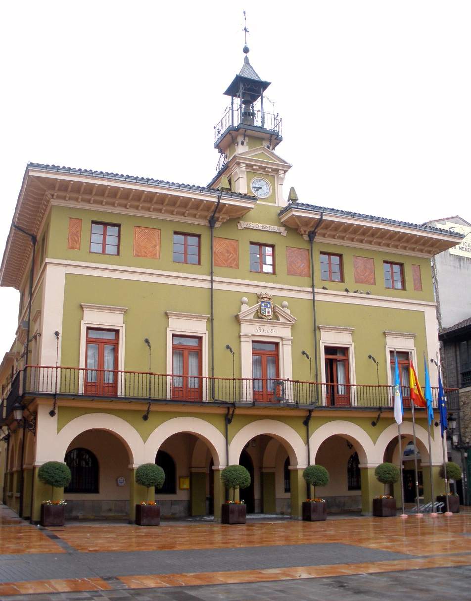 Llangréu town hall