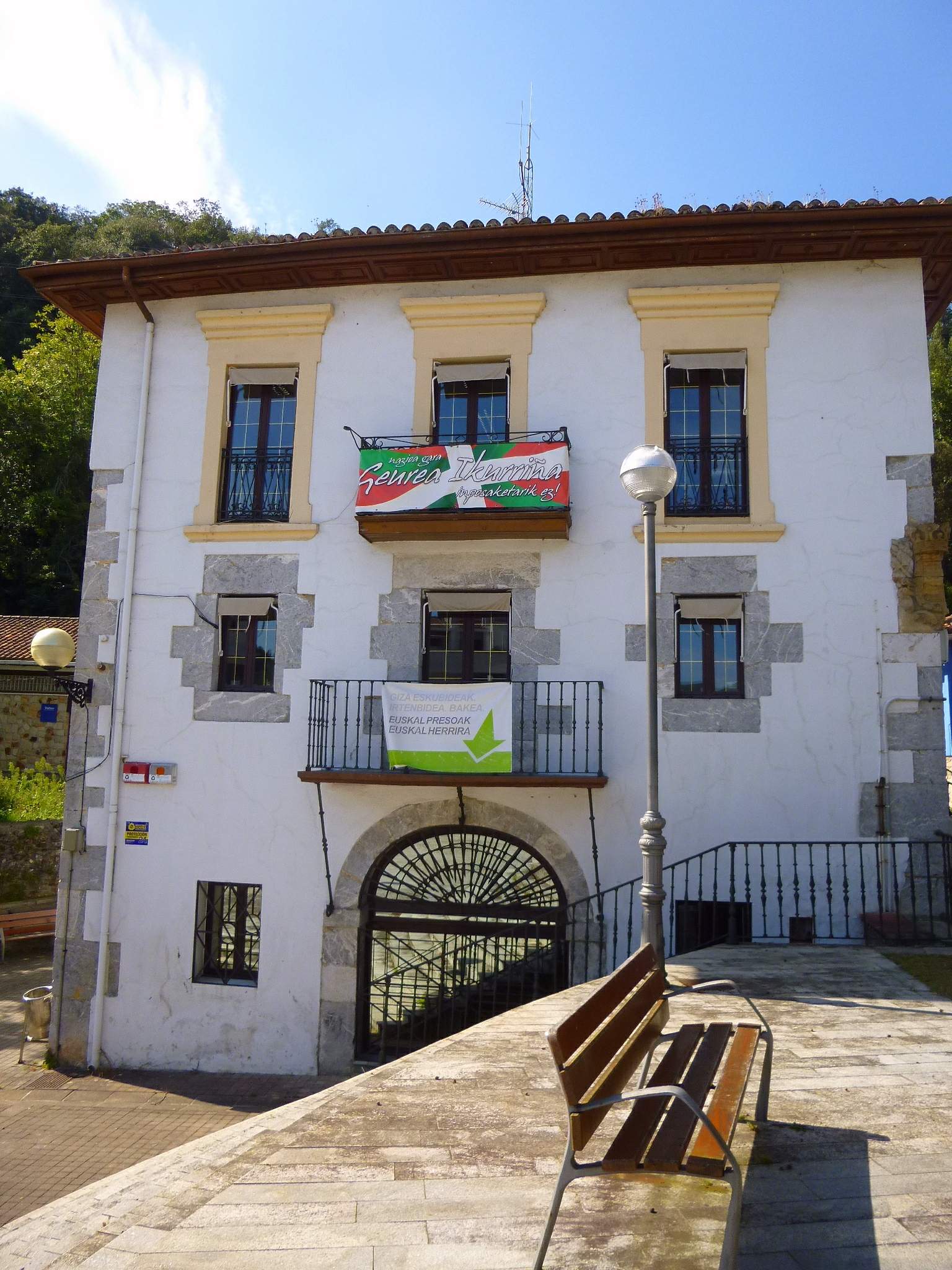 Busturia town hall
