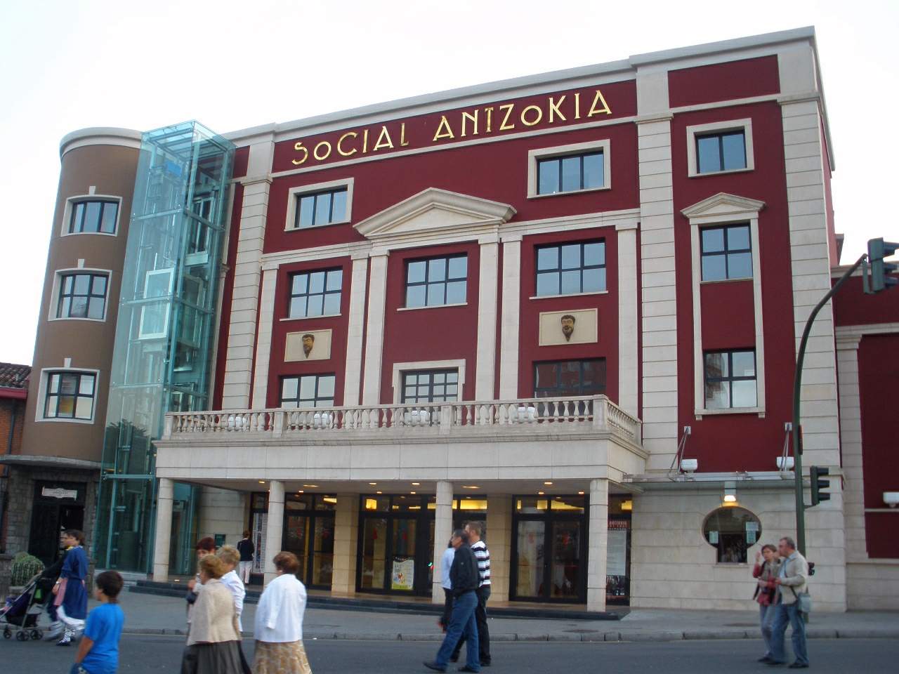 Social Antzokia