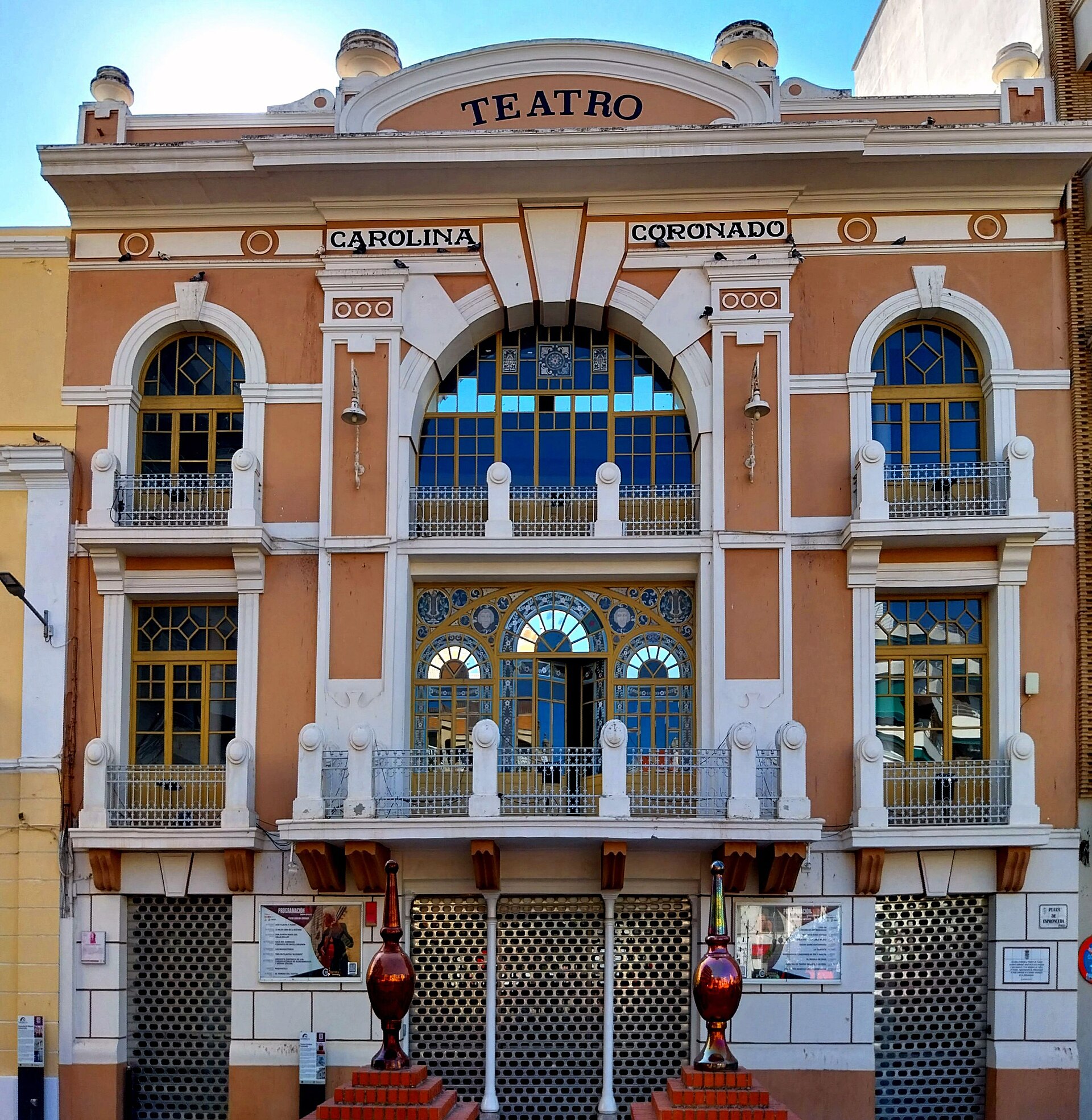 Teatro-cine Carolina Coronado