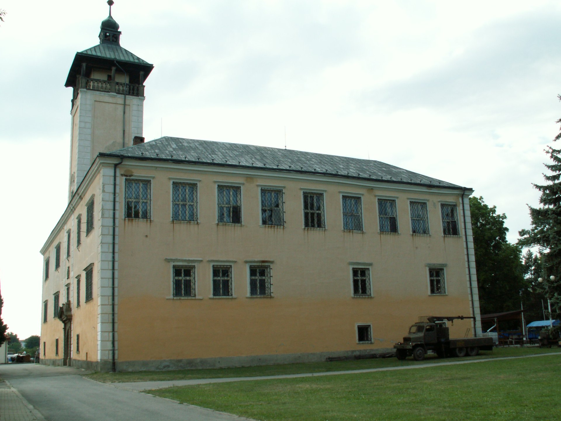 Dřevohostice Castle