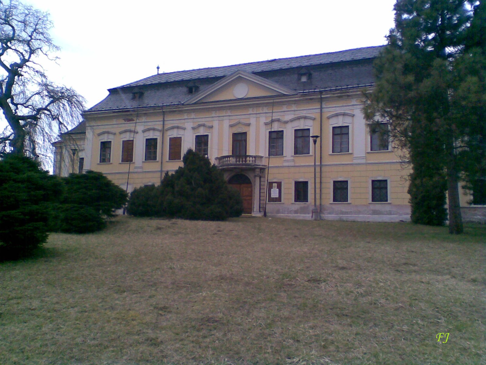 Žádlovice Castle