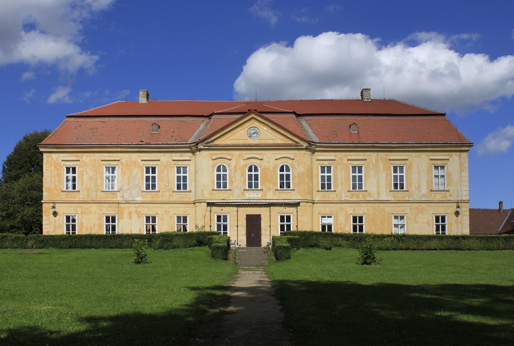 Dukovany Castle
