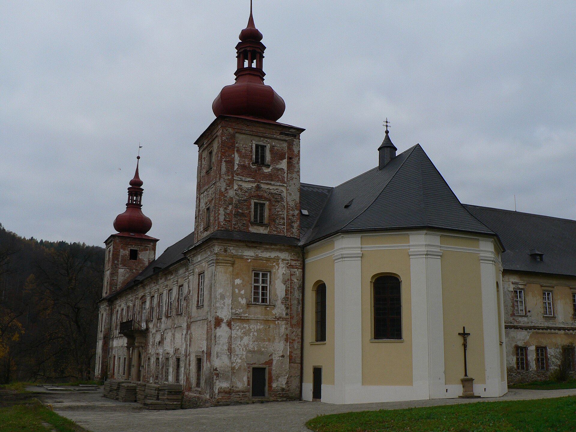 Loučná nad Desnou Castle