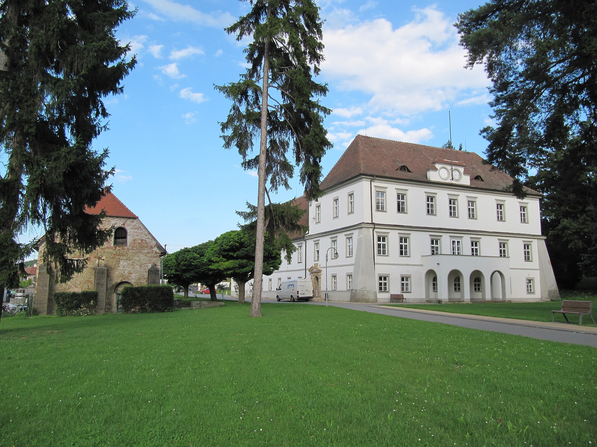 Březolupy Castle