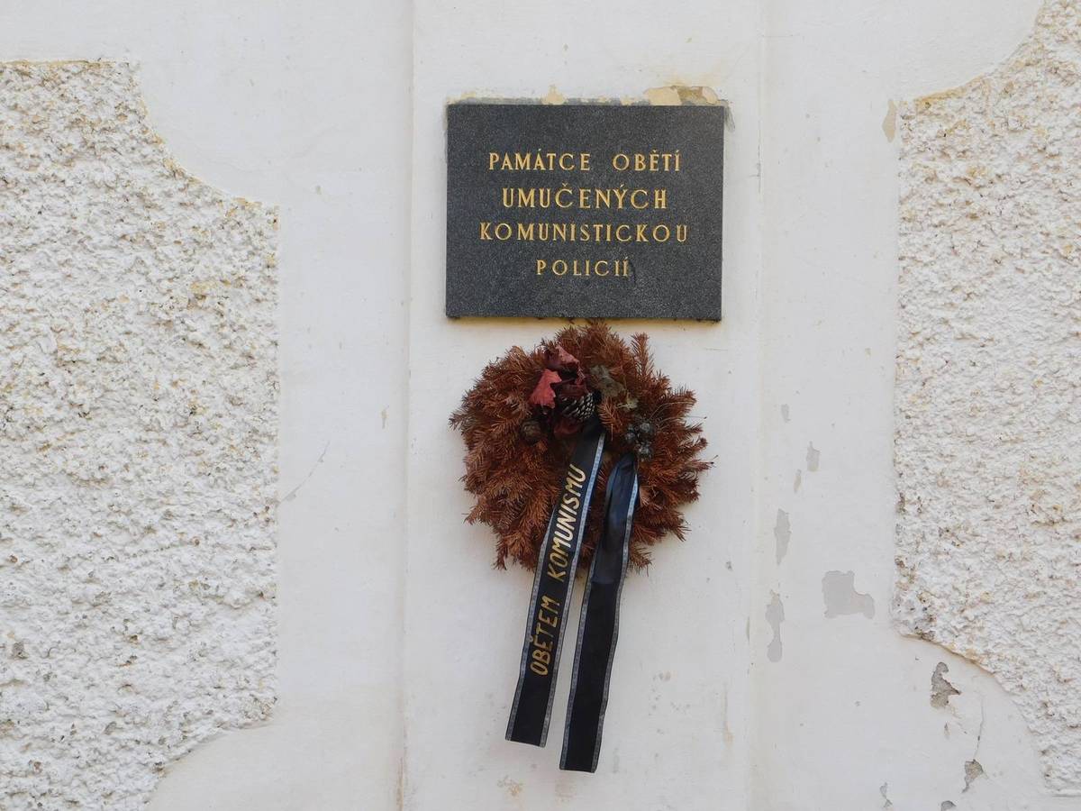 Obětem komunistické policie