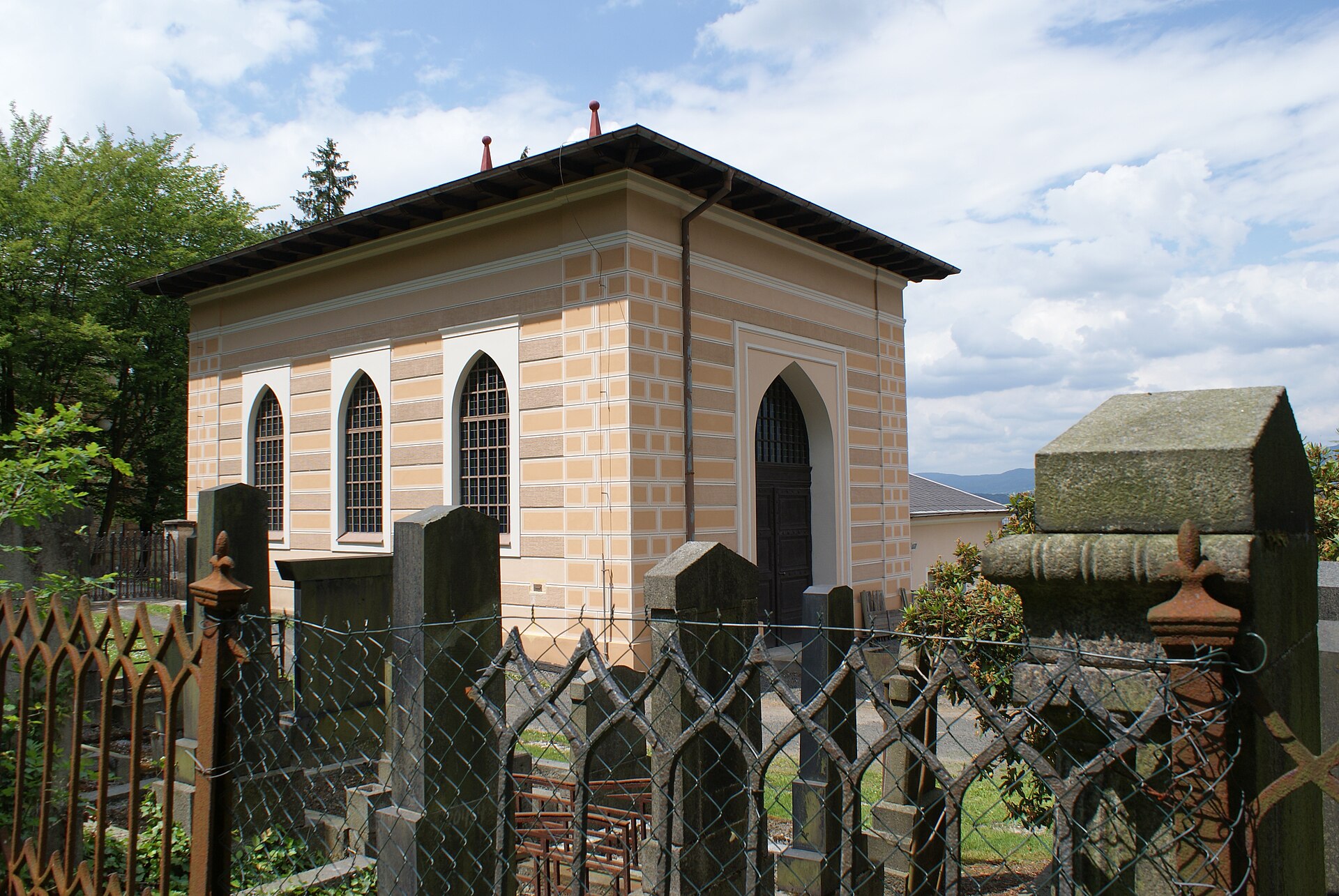 Jewish cemetery in Karlovy Vary