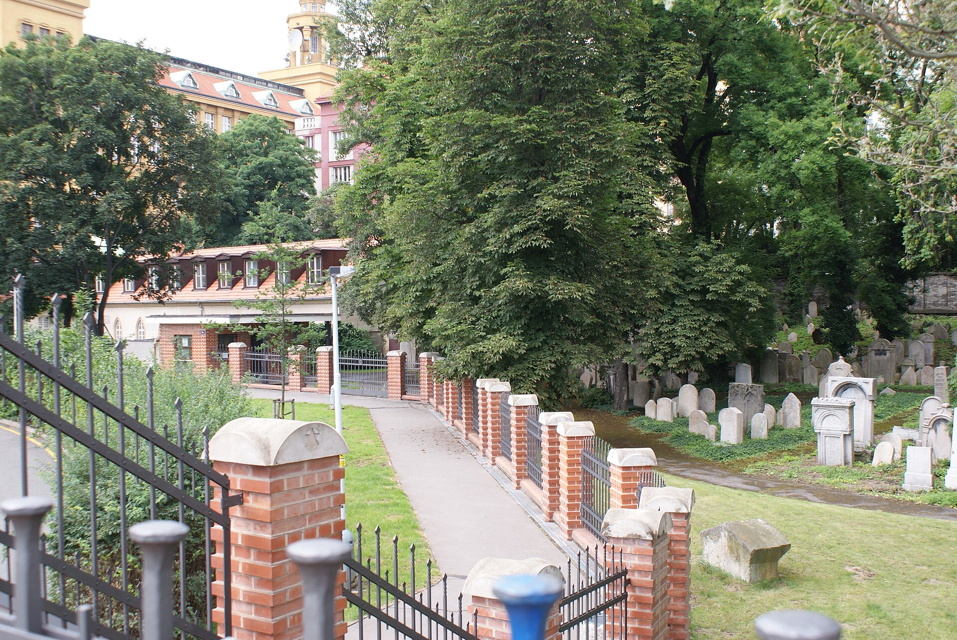 Old Jewish Cemetery