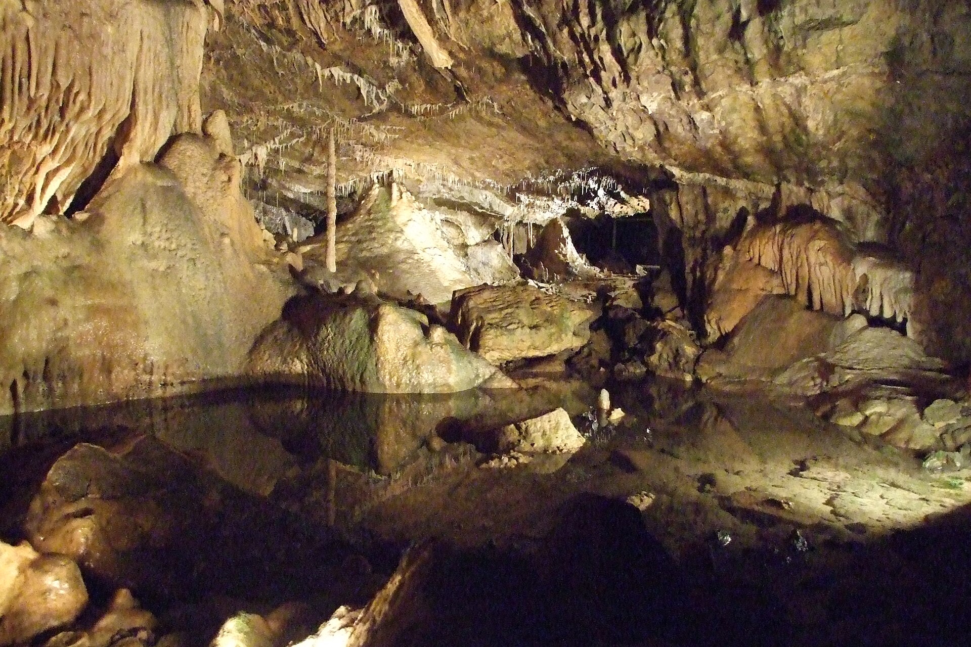 Caves of Hotton