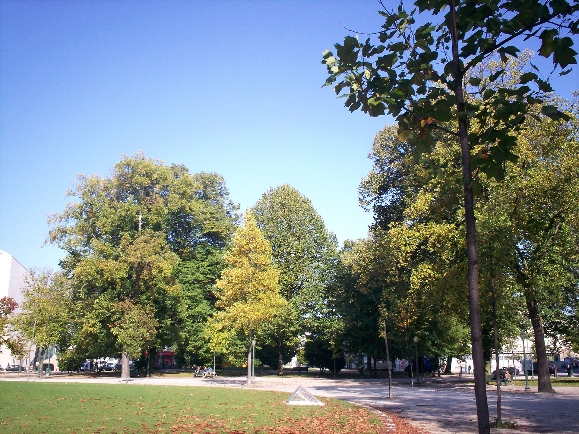 Rotunda da Boavista garden
